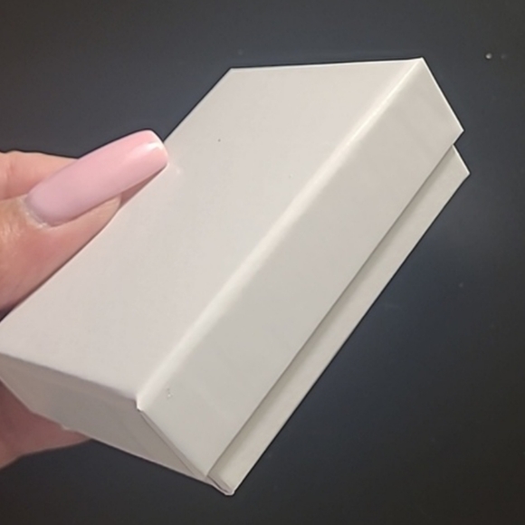 Bowknot Garland Earrings - Picture 5 of 5